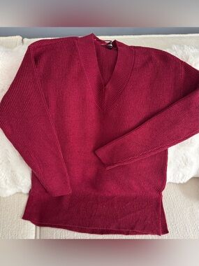 Classic V-Neck Knit Sweater in Burgundy